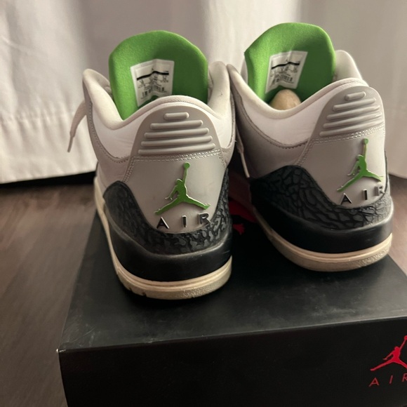 Jordan 3 Chlorophyll Size 10 - Picture 4 of 7